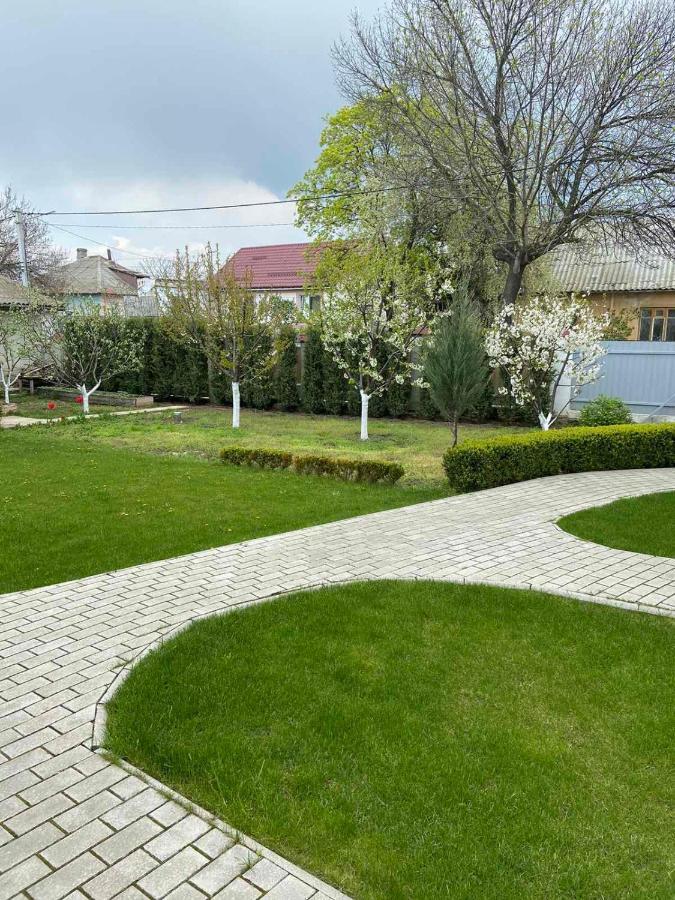 Экодом Hotel Bilhorod-Dnistrovsʼkyy Екстериор снимка
