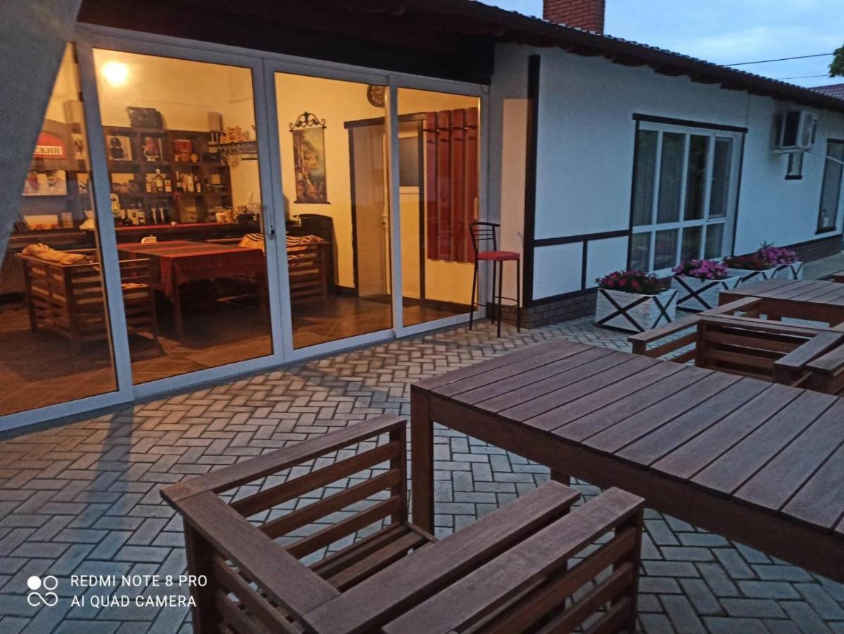 Экодом Hotel Bilhorod-Dnistrovsʼkyy Екстериор снимка